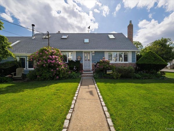 34 Seabreeze Road , Massapequa, NY 11758