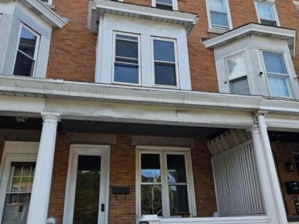 650 1/2 E BROAD STREET , TAMAQUA, PA 18252