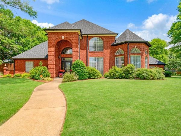3035 Oak Creek Drive, Paris, TX 75462