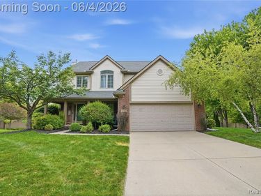 8605 Vista Court, Westland, MI 48185