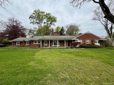 6744 Whysall Road , Bloomfield Hills, MI 48301