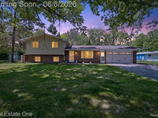 2259 Carlos Drive, Waterford Twp, MI 48327