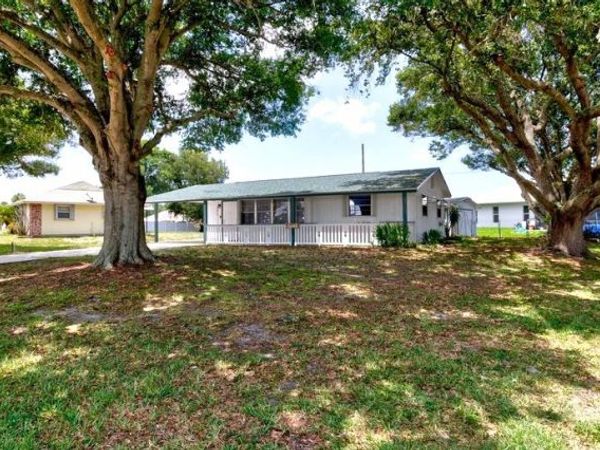 1074 Barber Street , Sebastian, FL 32958