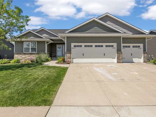 855 Prairie St, North Liberty, IA 52317