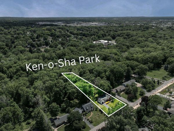 1506 Berkshire Drive SE, Grand Rapids, MI 49508