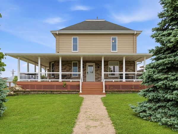 301 3rd Street, Delaware, IA 52036