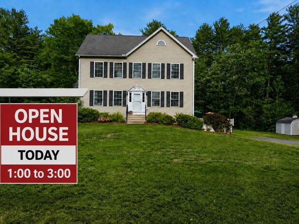 54 Chase Road, Londonderry, NH 03053
