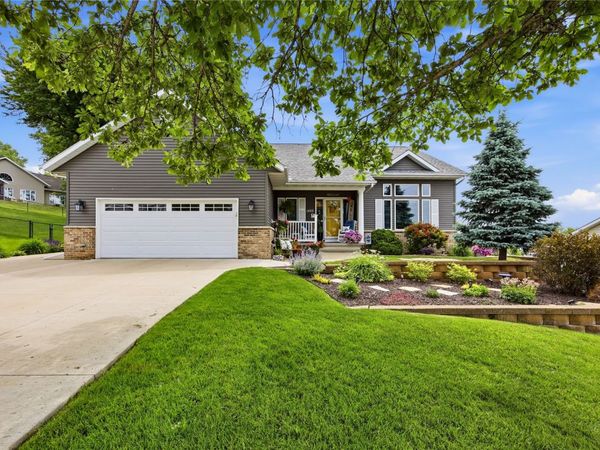 1403 Jackson Woods Court NW, Cedar Rapids, IA 52405