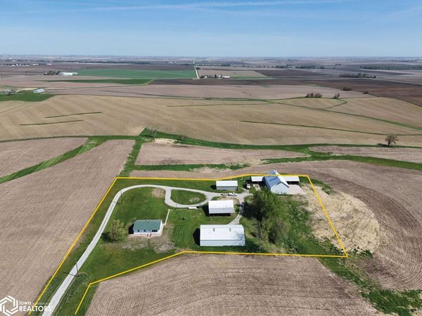 2395 Benton-Iowa Road, Blairstown, IA 52301
