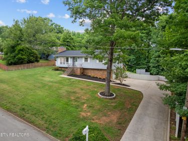7112 Bonny Kate Drive, Knoxville, TN 37920