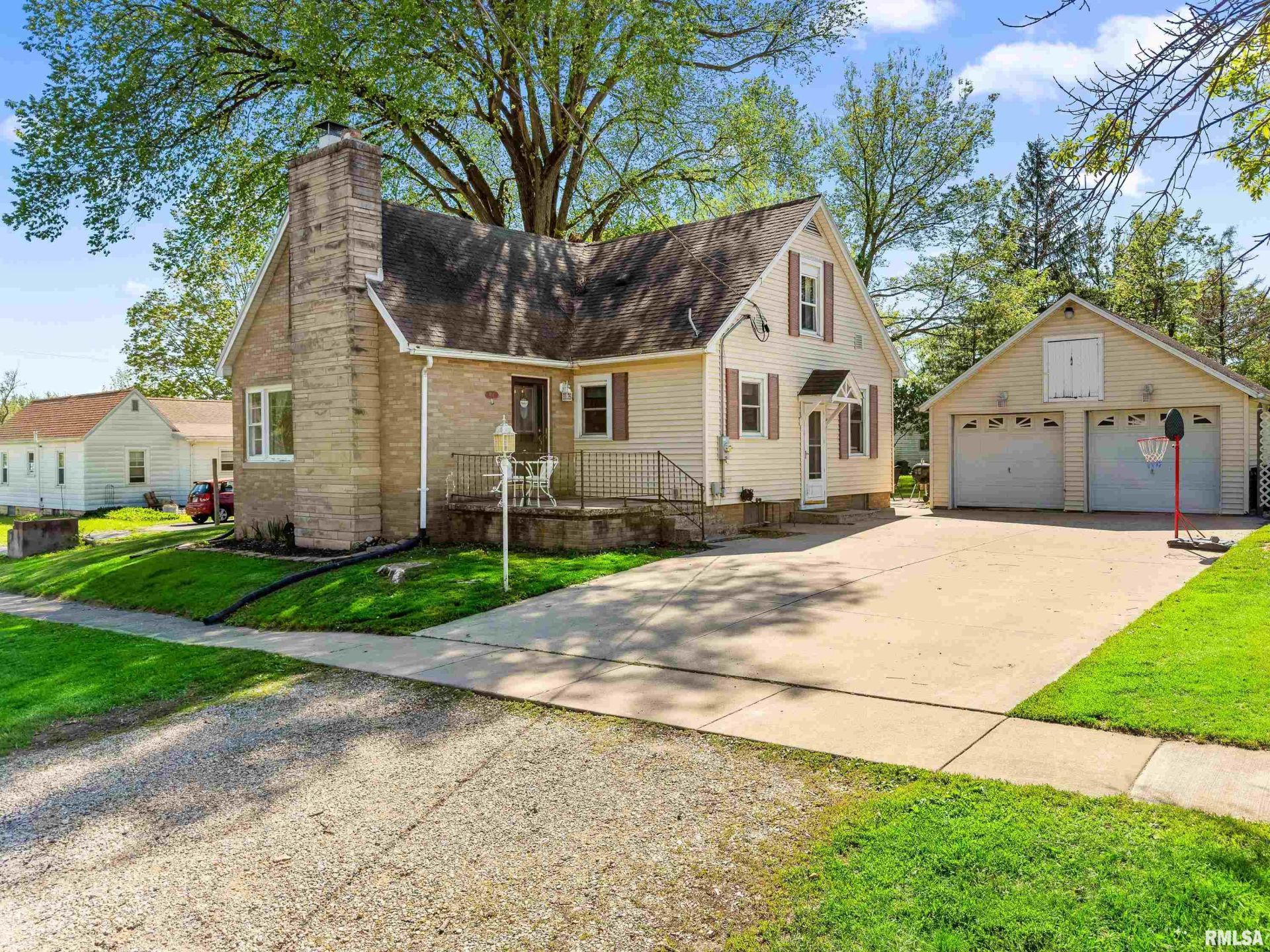 607 Washington Street, Washburn, IL 61570 Main Photo