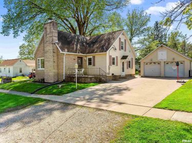 607 WASHINGTON Street, Washburn, IL 61570