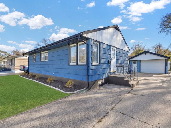 19 Mohawk Drive , Thornton, IL 60476