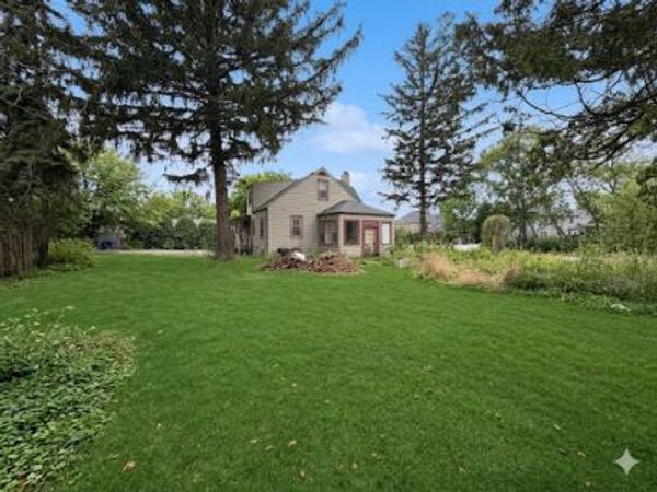 1561 N GARY Avenue , Wheaton, IL 60187