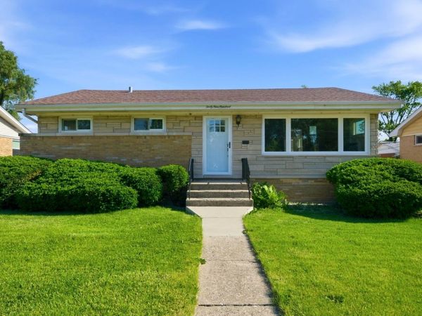 4900 W Hawthorne Avenue , Hillside, IL 60162