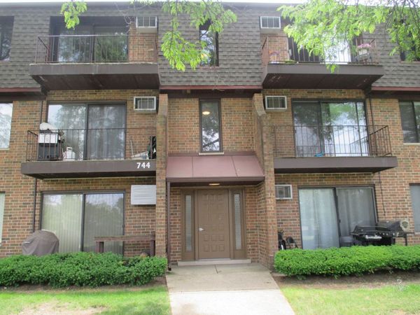 744 N Briar Hill Lane, Unit 4, Addison, IL 60101