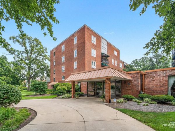 450 W Downer Place , Unit 4C, Aurora, IL 60506