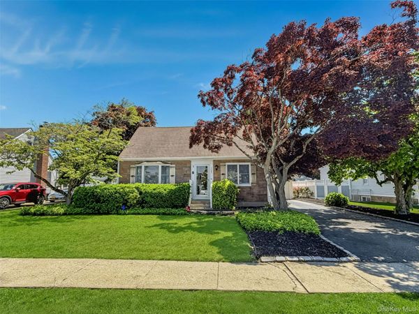 3584 Condor Road , Levittown, NY 11756