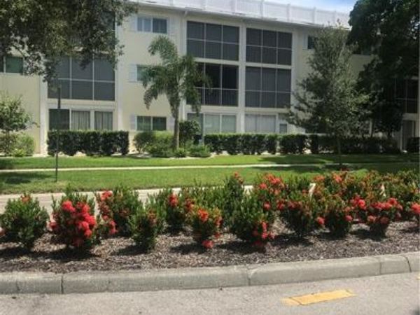 216 Banyan BLVD , Unit 216, NAPLES, FL 34102