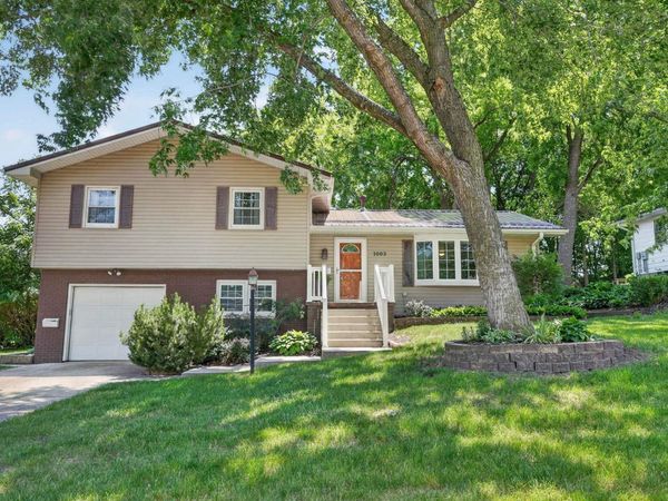 1003 Hillcrest Boulevard, LaPorte City, IA 50651