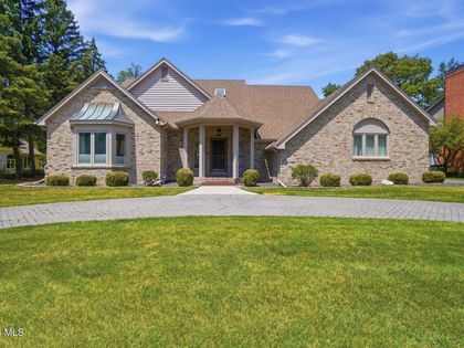 7202 Oak Hill Drive Sylvania, OH 43560