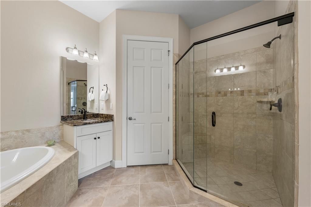 10351 Glastonbury Cir , Unit 201, Fort Myers, FL 33913 Photo