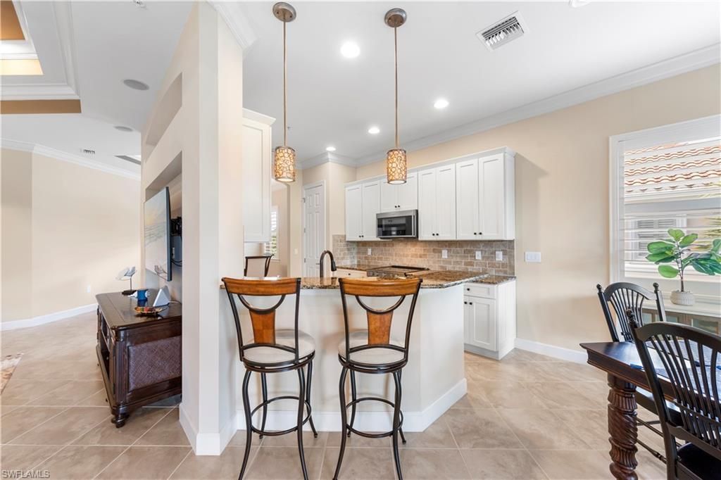 10351 Glastonbury Cir , Unit 201, Fort Myers, FL 33913 Photo
