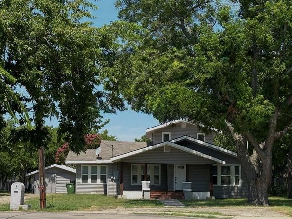 101 N Berry Street, Sanger, TX 76266