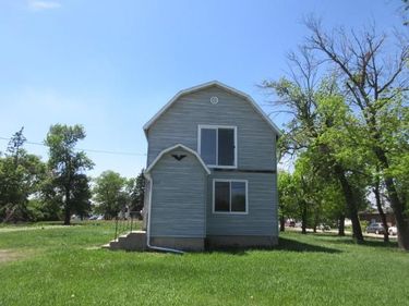 203 4th Street SW, Hillsboro, ND 58045