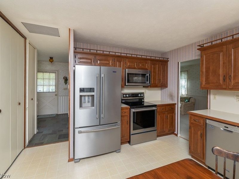 676 Wyleswood Drive, Berea, OH 44017 Photo 5