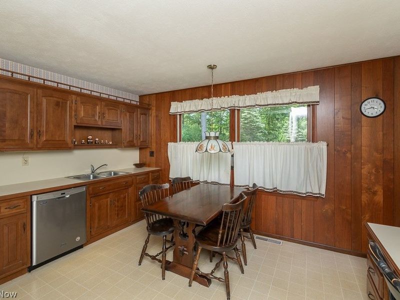 676 Wyleswood Drive, Berea, OH 44017 Photo 7