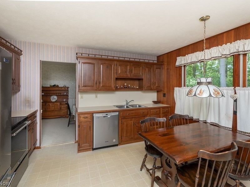676 Wyleswood Drive, Berea, OH 44017 Photo 8