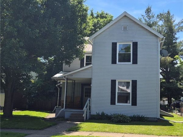 1029 E Main Street , Coshocton, OH 43812