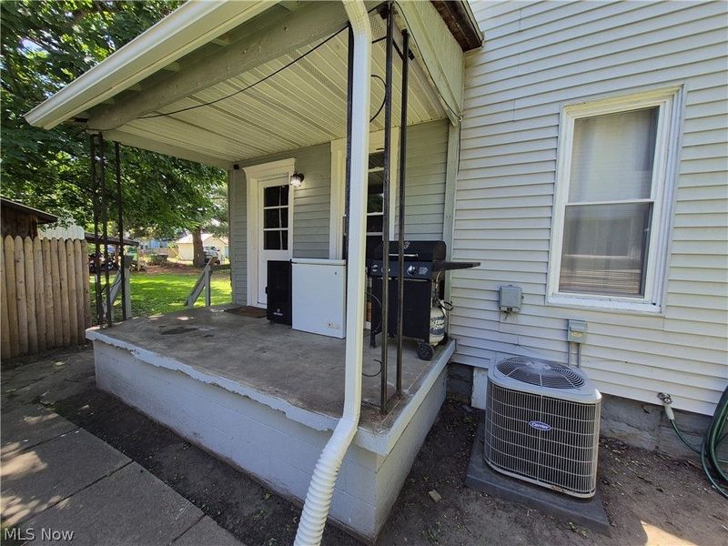 1029 E Main Street, Coshocton, OH 43812 Photo 6