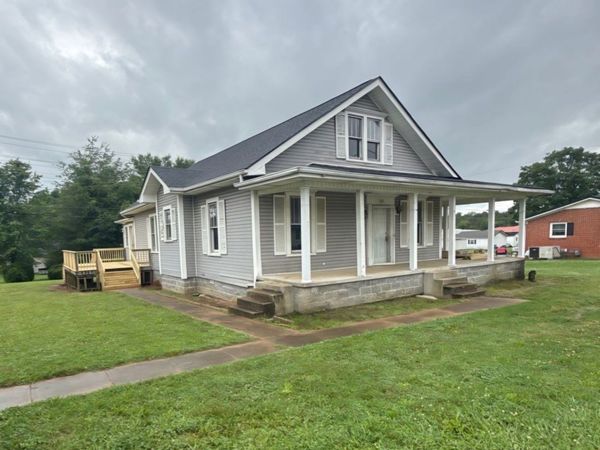 323 Kennedy St , Lawrenceburg, TN 38464