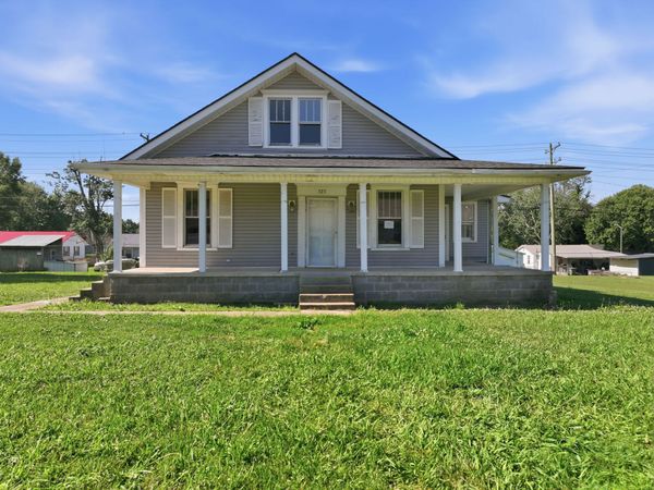 323 Kennedy St , Lawrenceburg, TN 38464