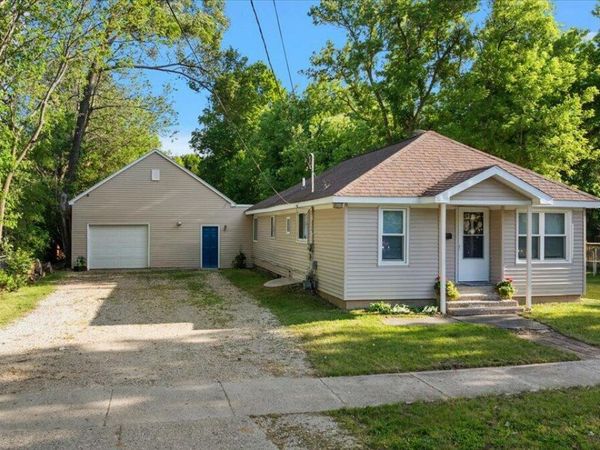 78 Carrie Street NW, Sparta, MI 49345