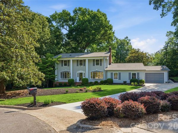 1968 12th Street Place NE, Hickory, NC 28601