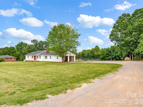 581 Barry Oak Road , Statesville, NC 28625