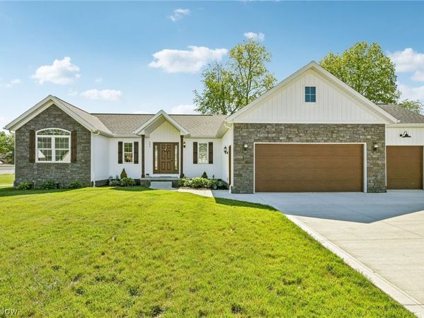 533 E Lakewood Drive , Canal Fulton, OH 44614