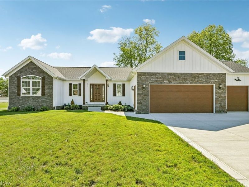 533 E Lakewood Drive , Canal Fulton, OH 44614 Photo 1