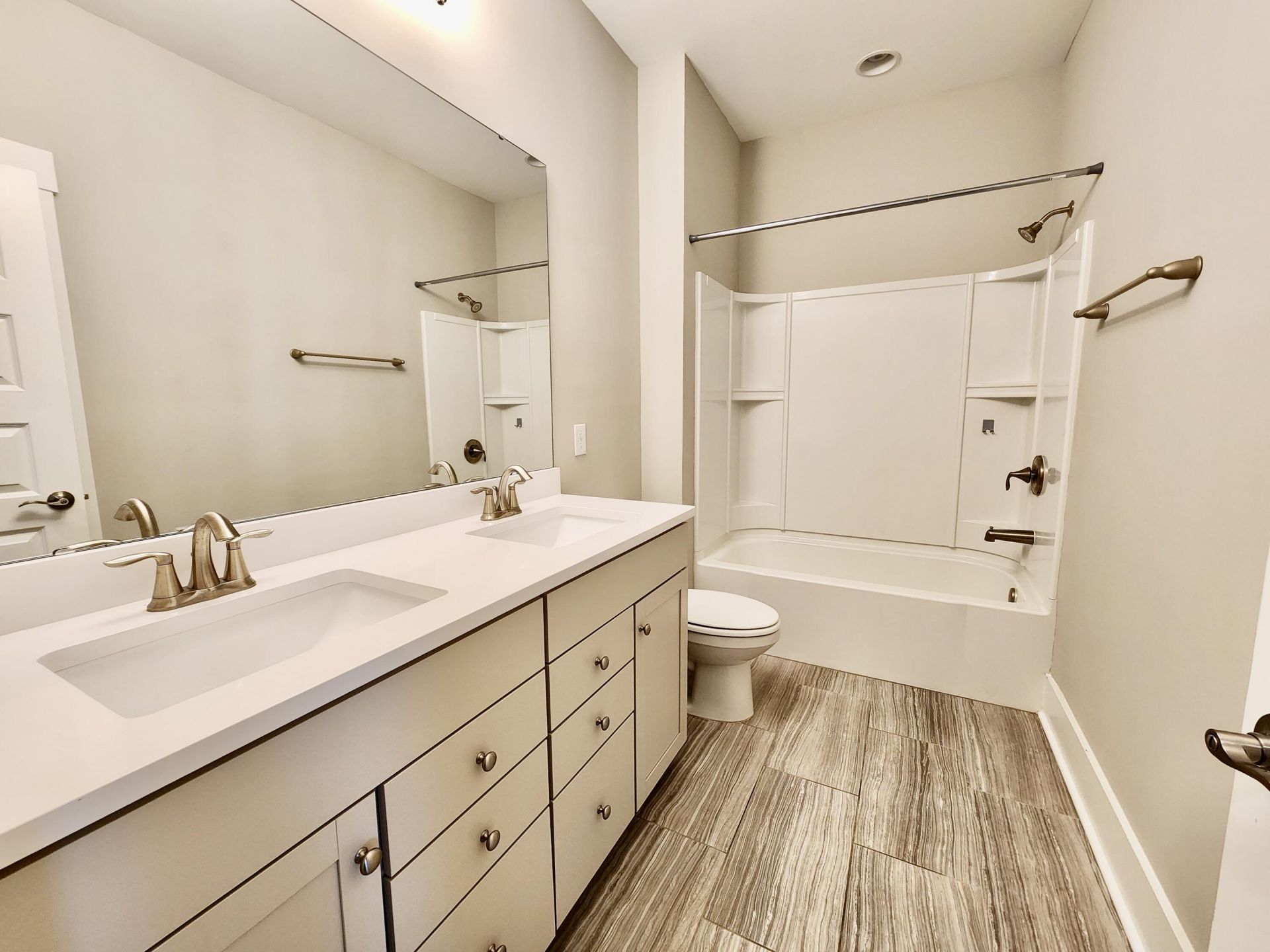 3132 Sturbridge Road Photo 13