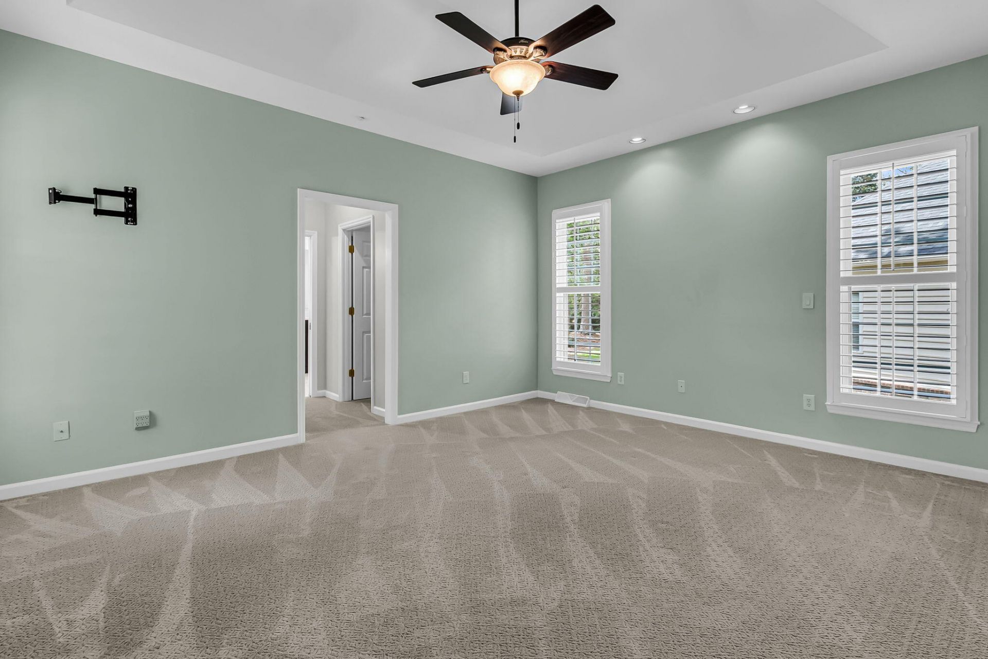 195 Prestwick Court Photo 23