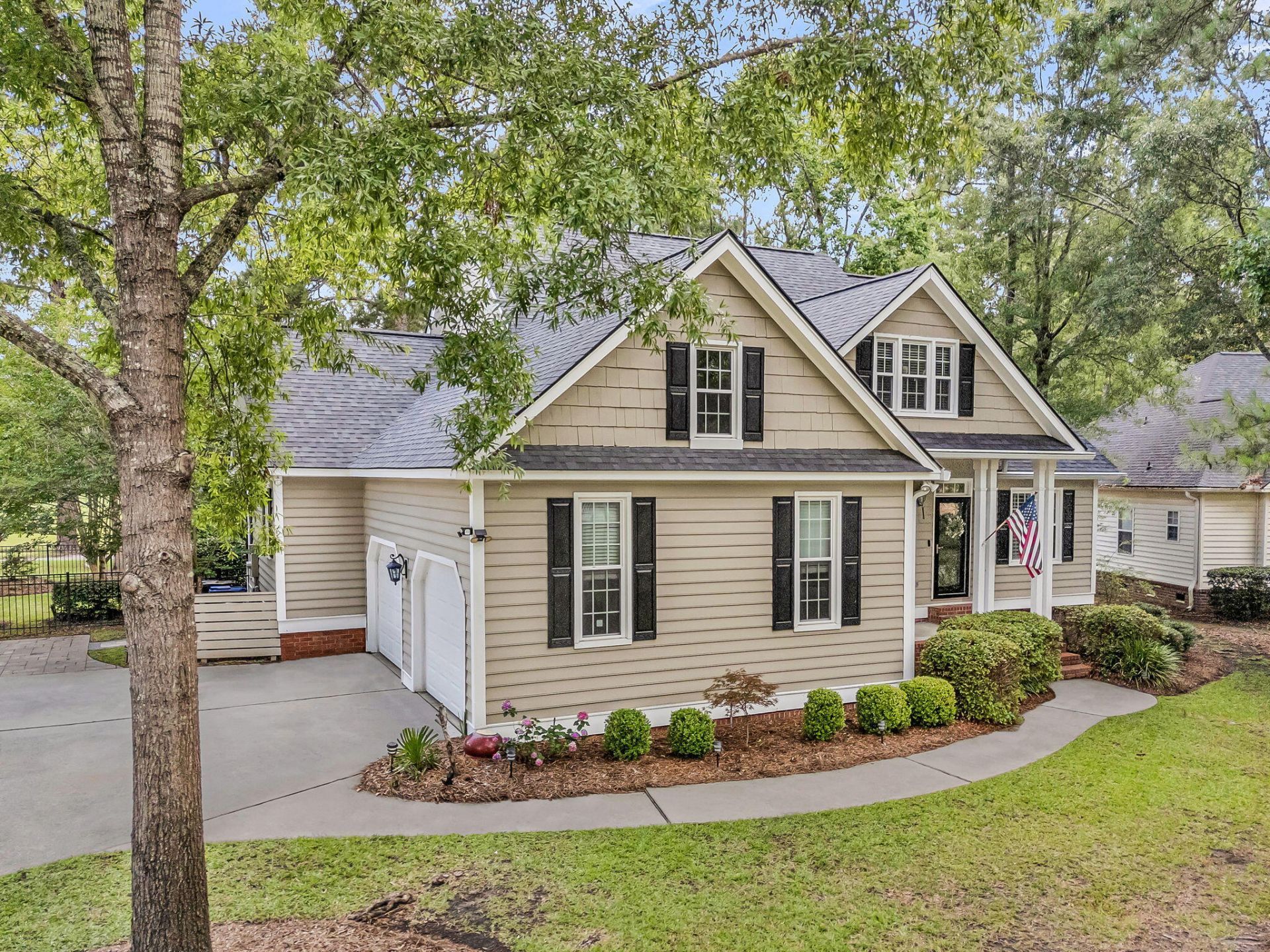 195 Prestwick Court Photo 4