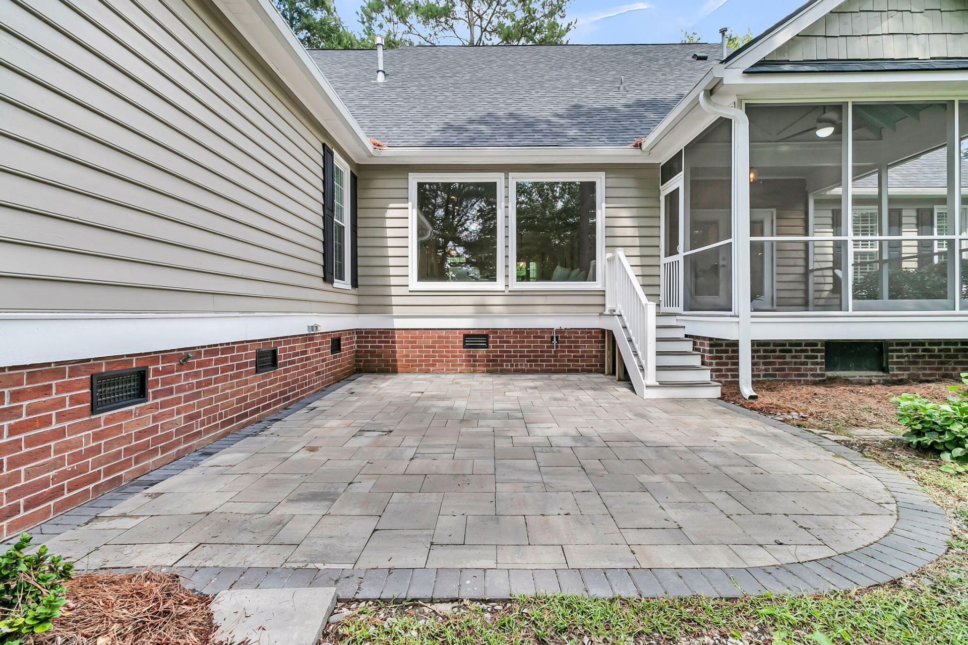 195 Prestwick Court Photo 42
