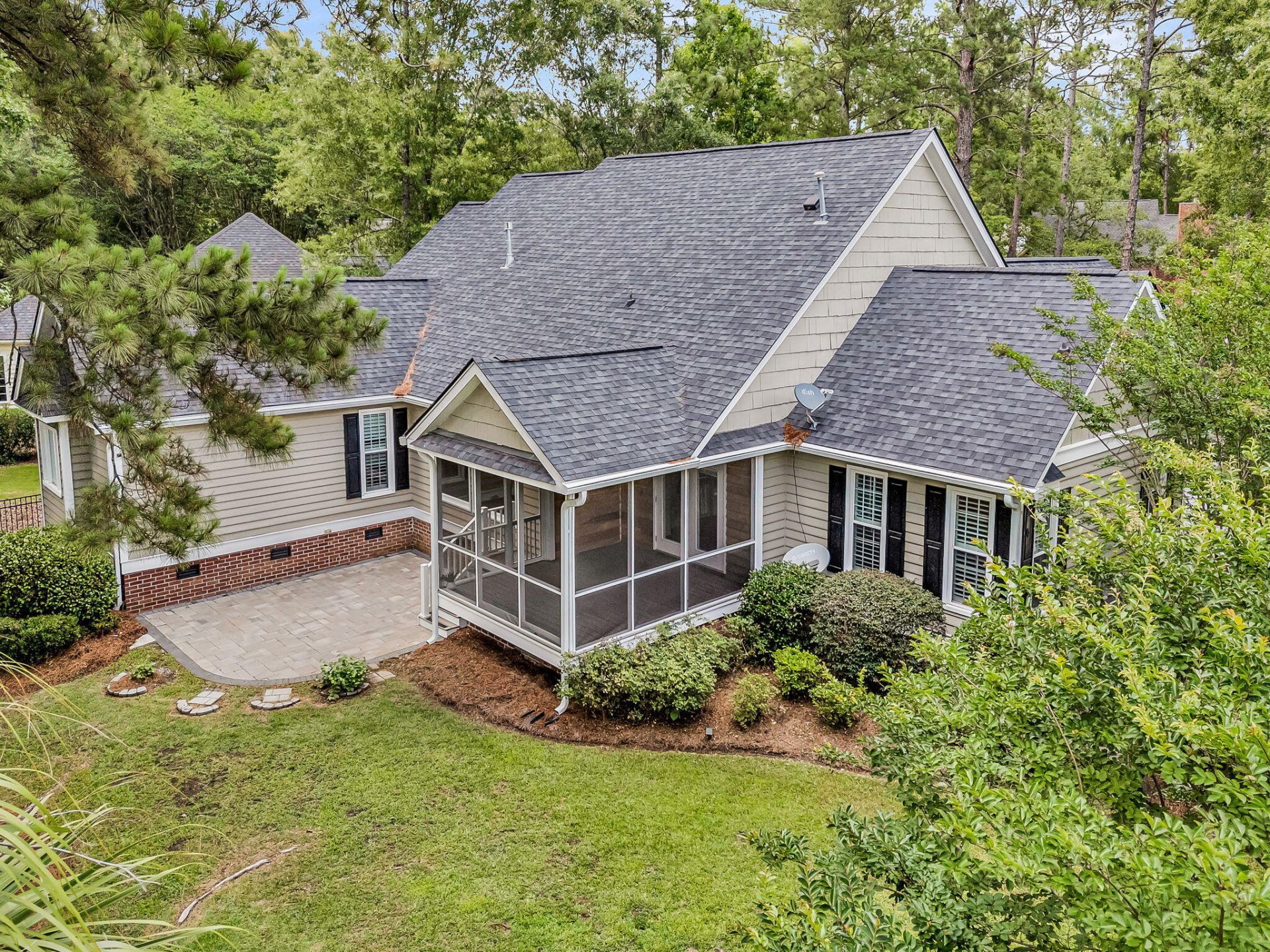 195 Prestwick Court Photo 44