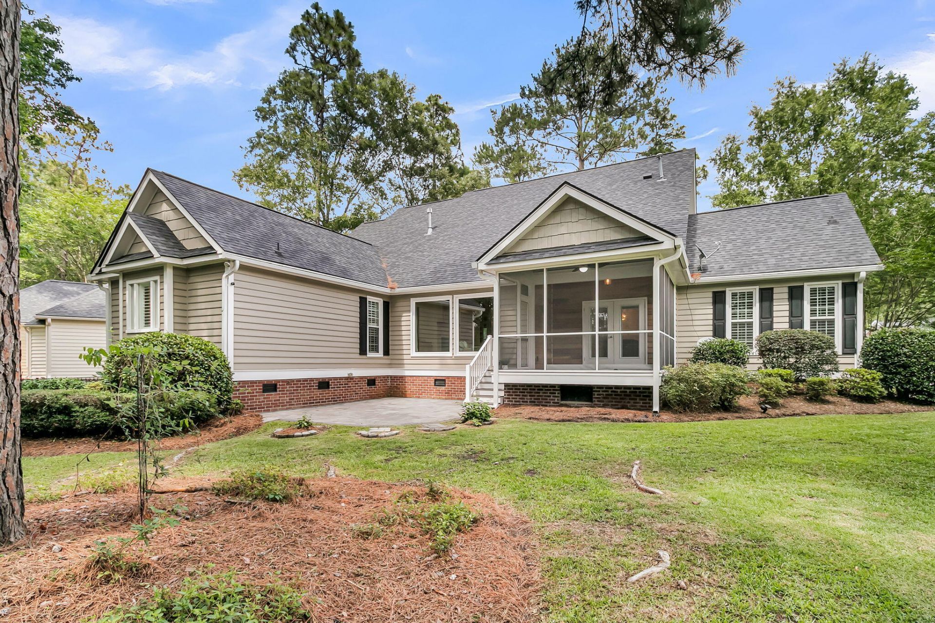 195 Prestwick Court Photo 45