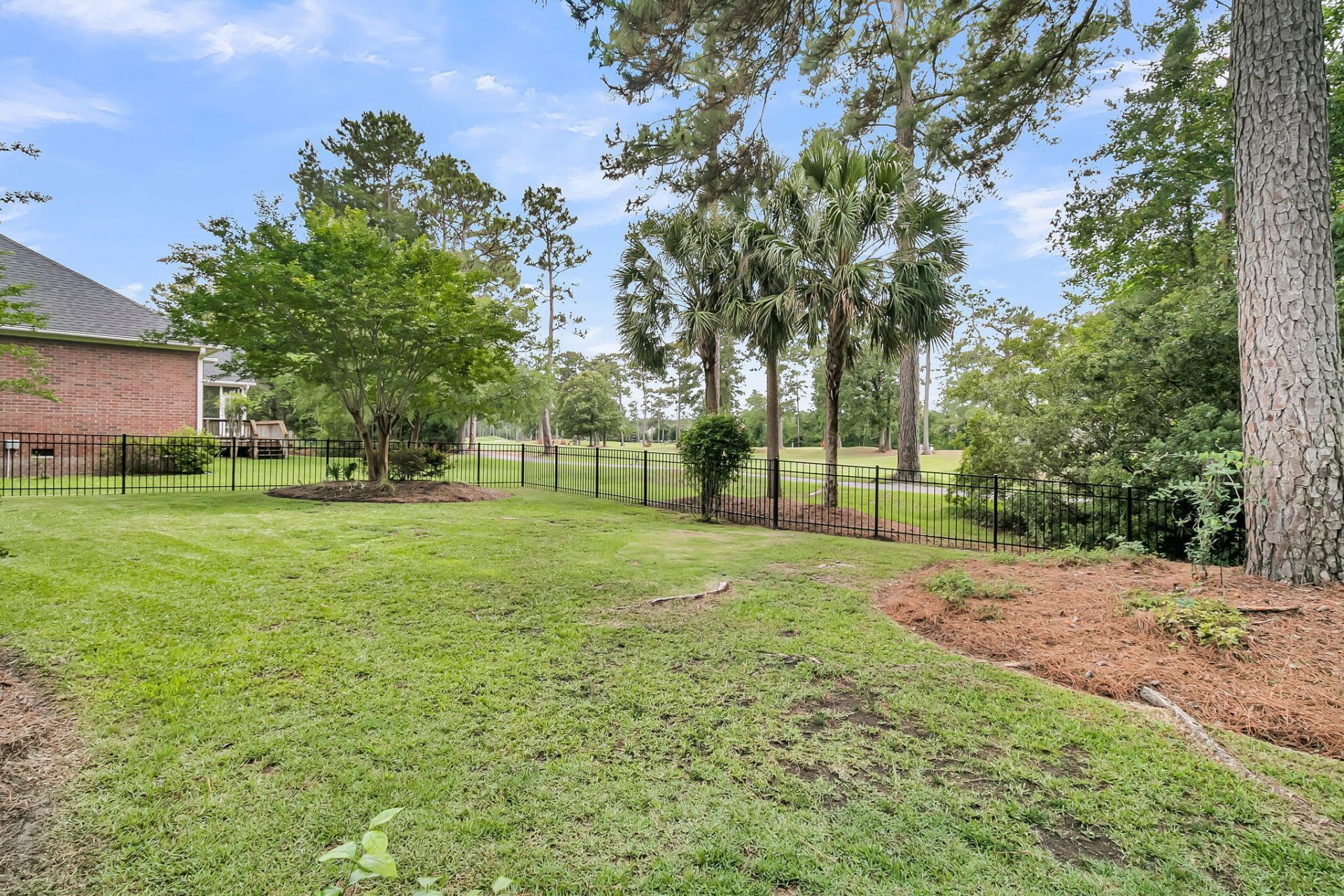 195 Prestwick Court Photo 48