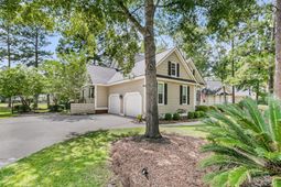 195 Prestwick Court photo 4