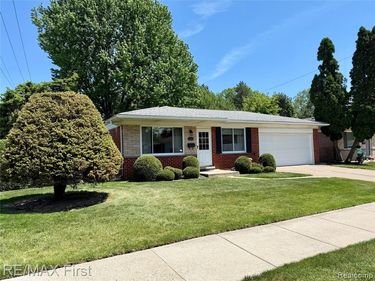 25886 Masch Avenue , Warren, MI 48091